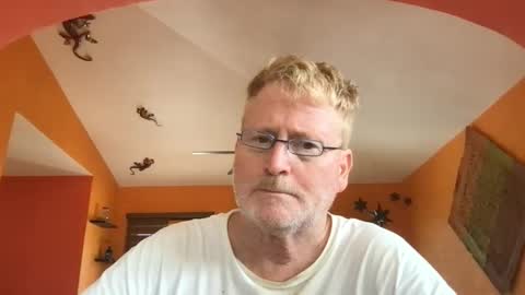 Hola online show from 10-20-25, 07:25