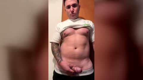 Snapshot of tomassshelby chatting on 05-18-26, 10:26 tomassshelby online show from 05-18-26, 10:26