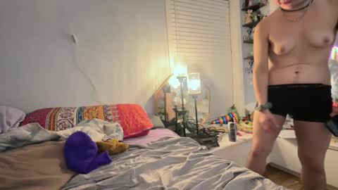 tomboy_titties online show from 10-11-25, 07:18