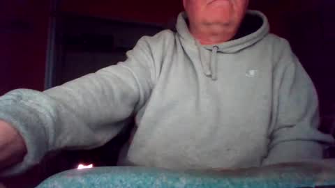 Snapshot of tomcat4848 chatting on 11-16-25, 10:43 tomcat4848 online show from 11-16-25, 10:43