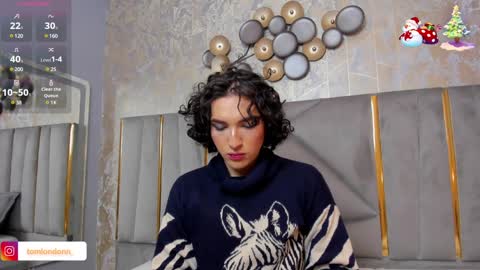 Snapshot of tomlondon_ chatting on 01-12-25, 12:01   online show from 01-12-25, 12:01