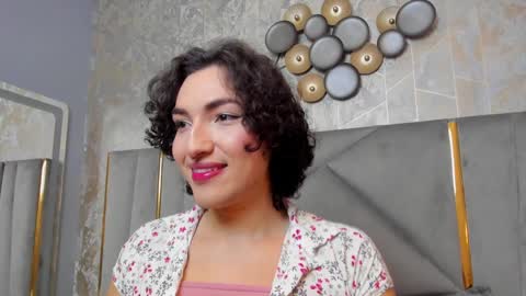 Snapshot of tomlondon_ chatting on 01-19-25, 11:45   online show from 01-19-25, 11:45