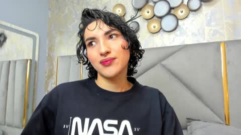 Snapshot of tomlondon_ chatting on 01-30-25, 11:44   online show from 01-30-25, 11:44