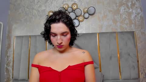 Snapshot of tomlondon_ chatting on 02-06-25, 11:43   online show from 02-06-25, 11:43