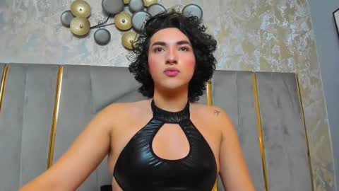 Snapshot of tomlondon_ chatting on 02-14-25, 02:44   online show from 02-14-25, 02:44