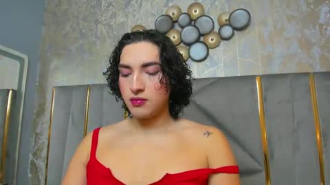 Snapshot of tomlondon_ chatting on 02-17-25, 11:44   online show from 02-17-25, 11:44