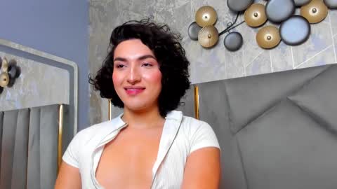 Snapshot of tomlondon_ chatting on 02-18-25, 02:49   online show from 02-18-25, 02:49