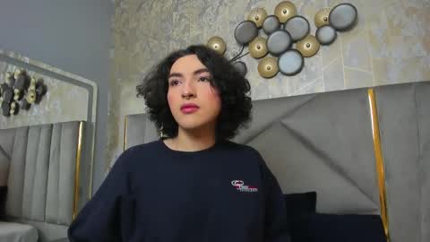 Snapshot of tomlondon_ chatting on 02-19-25, 11:38   online show from 02-19-25, 11:38
