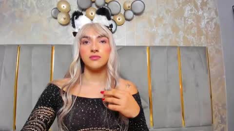 Snapshot of tomlondon_ chatting on 02-19-25, 05:49   online show from 02-19-25, 05:49