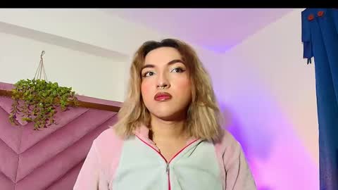 Snapshot of tomlondon_ chatting on 10-14-25, 11:11   online show from 10-14-25, 11:11
