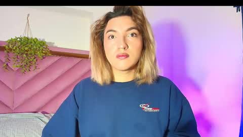 Snapshot of tomlondon_ chatting on 10-22-25, 12:38   online show from 10-22-25, 12:38