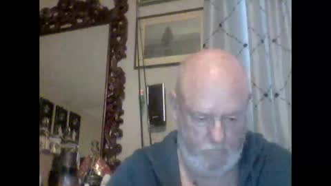 Snapshot of tommierose chatting on 10-20-25, 11:54 Tommie online show from 10-20-25, 11:54