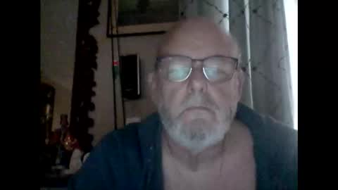 Snapshot of tommierose chatting on 10-25-25, 12:13 Tommie online show from 10-25-25, 12:13