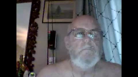 Snapshot of tommierose chatting on 11-13-25, 12:15 Tommie online show from 11-13-25, 12:15