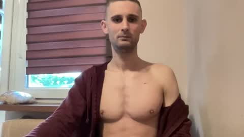 tommilovee online show from 04-11-26, 02:32