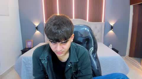 Tommy  online show from 10-05-25, 03:38