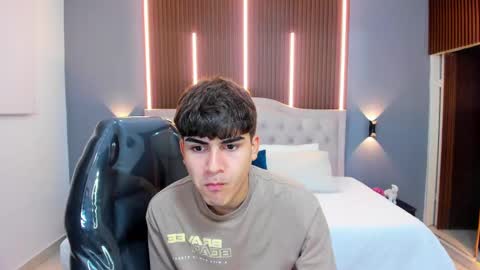 Tommy  online show from 10-17-25, 03:53