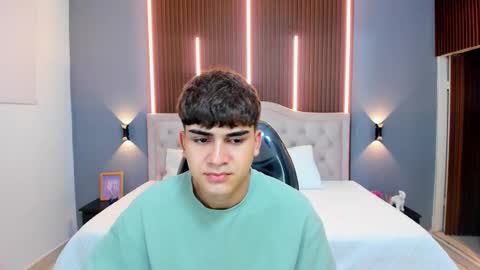 Snapshot of tommy18__ chatting on 11-02-25, 03:31 Tommy online show from 11-02-25, 03:31