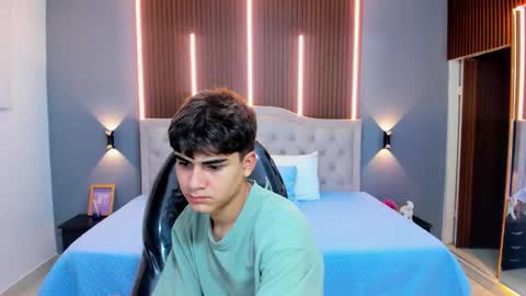 Snapshot of tommy18__ chatting on 11-06-25, 04:02 Tommy online show from 11-06-25, 04:02