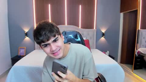 Snapshot of tommy18__ chatting on 11-20-25, 03:28 Tommy online show from 11-20-25, 03:28