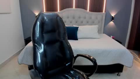 Snapshot of tommy18__ chatting on 12-03-25, 03:58 Tommy online show from 12-03-25, 03:58