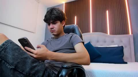 Tommy  online show from 12-17-25, 03:23