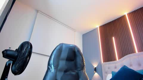 Tommy  online show from 01-18-26, 03:21