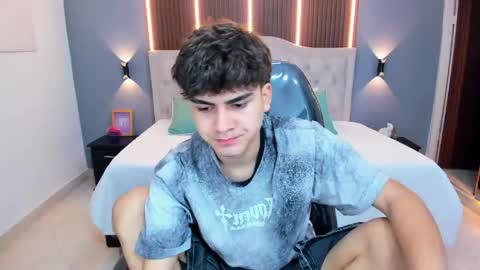 Tommy  online show from 04-18-26, 03:32