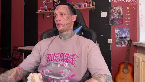 Tommy and Katana online show from 12-22-24, 10:38