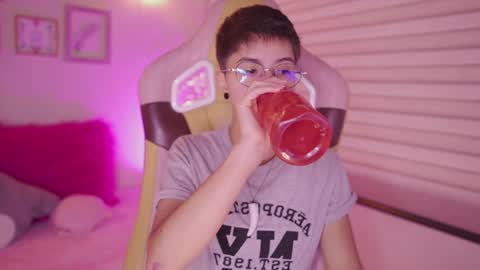 Blue  online show from 04-06-26, 12:39