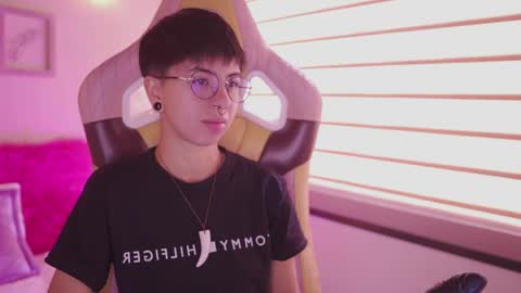 Blue  online show from 04-22-26, 01:23