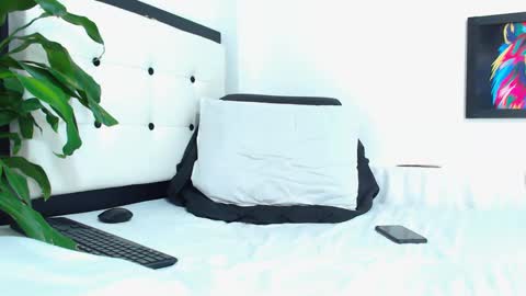 Snapshot of tommy_hotguy chatting on 02-06-25, 08:56 tommy online show from 02-06-25, 08:56