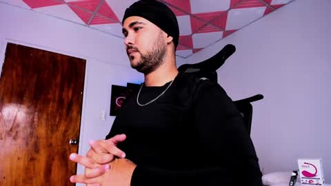 tommy_sccott online show from 02-02-25, 03:32