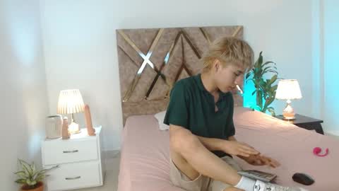 Tommy Foxboy online show from 12-04-24, 12:25