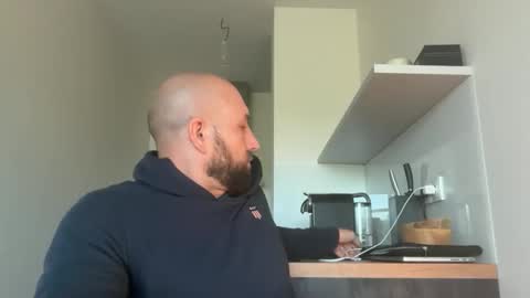 Thomas Fit online show from 09-17-25, 05:53