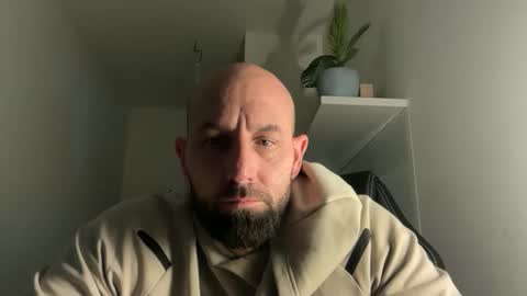 Thomas Fit online show from 10-12-25, 04:50