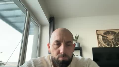 Thomas Fit online show from 01-08-26, 07:43