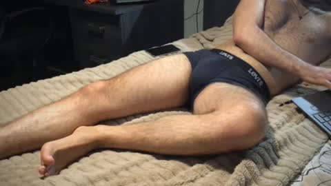 Snapshot of tompe00 chatting on 01-08-25, 02:35 Tom online show from 01-08-25, 02:35