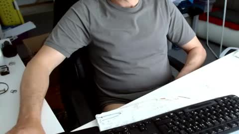 Tom online show from 04-25-26, 09:45