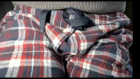 Snapshot of tomtotal chatting on 12-29-24, 01:49 Tom online show from 12-29-24, 01:49