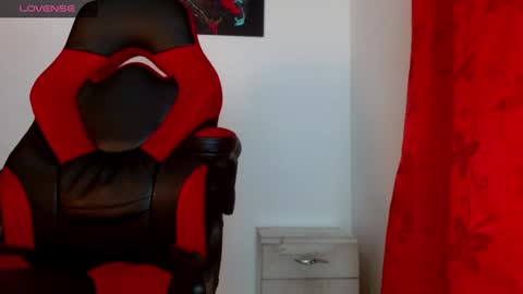 Snapshot of tonibelmont chatting on 12-21-24, 09:25 TONI BELMONT online show from 12-21-24, 09:25