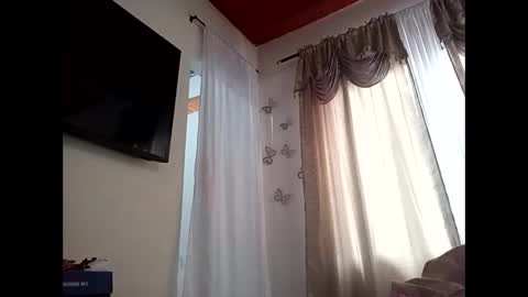 tonniyestrella1026 online show from 04-28-26, 10:26