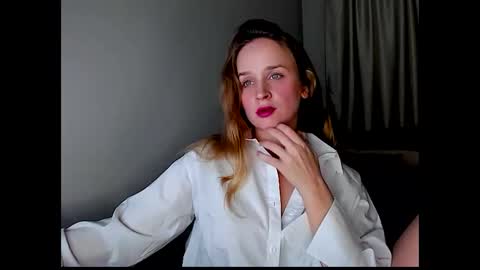 Snapshot of tony_and_alice chatting on 12-21-25, 08:05 Tony and Alice online show from 12-21-25, 08:05