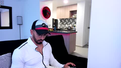 tony muscle1 online show from 02-08-25, 11:44