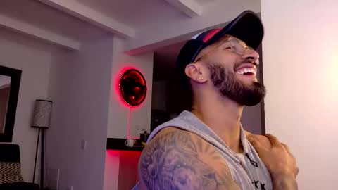 tony muscle1 online show from 10-05-25, 11:02