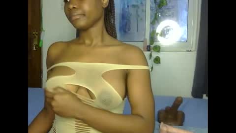 tonya tash7 online show from 09-26-25, 07:12