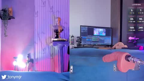 Snapshot of tonysears__ chatting on 01-16-25, 11:37 Call me Tony Instagram - X - Tonymjr online show from 01-16-25, 11:37