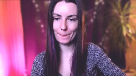 Snapshot of too_beautiful chatting on 01-04-25, 08:27 Elizabeth online show from 01-04-25, 08:27