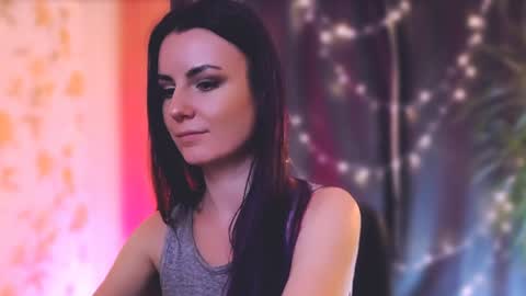 Snapshot of too_beautiful chatting on 01-12-25, 01:21 Elizabeth online show from 01-12-25, 01:21