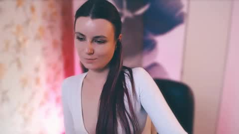 Snapshot of too_beautiful chatting on 03-04-25, 04:20 Elizabeth online show from 03-04-25, 04:20